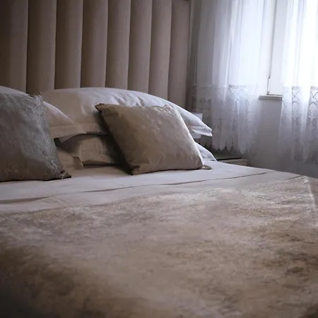 Superior Luxury Apartment *