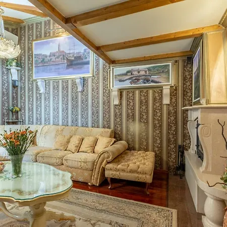 Superior Luxury アパート